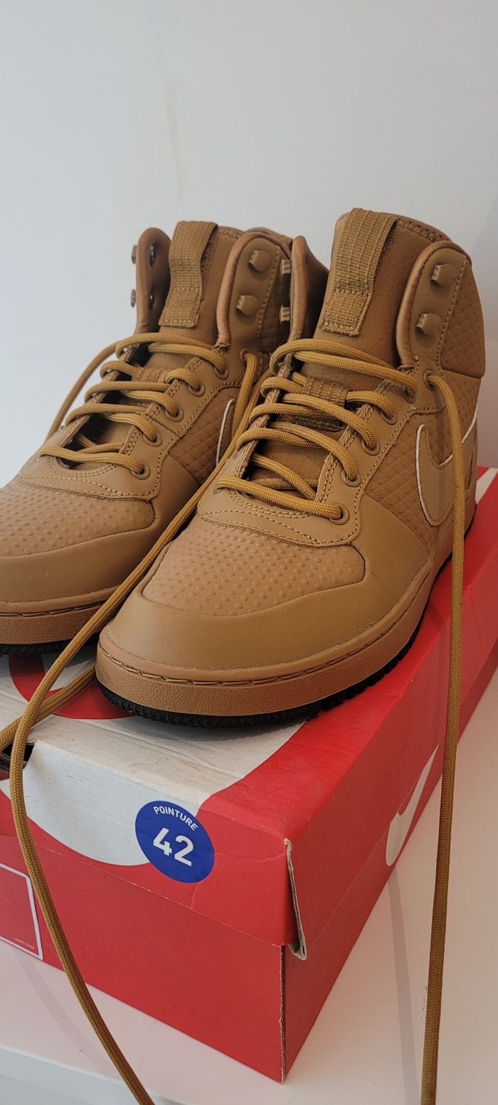 Chaussures NIKE montantes Homme
