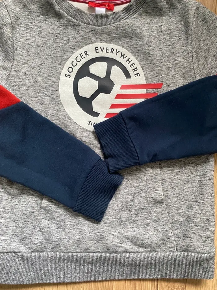 Pull sweat motif football 8 ans - photo numéro 3
