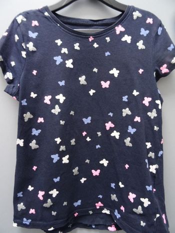 T-shirt bleu motif papillons