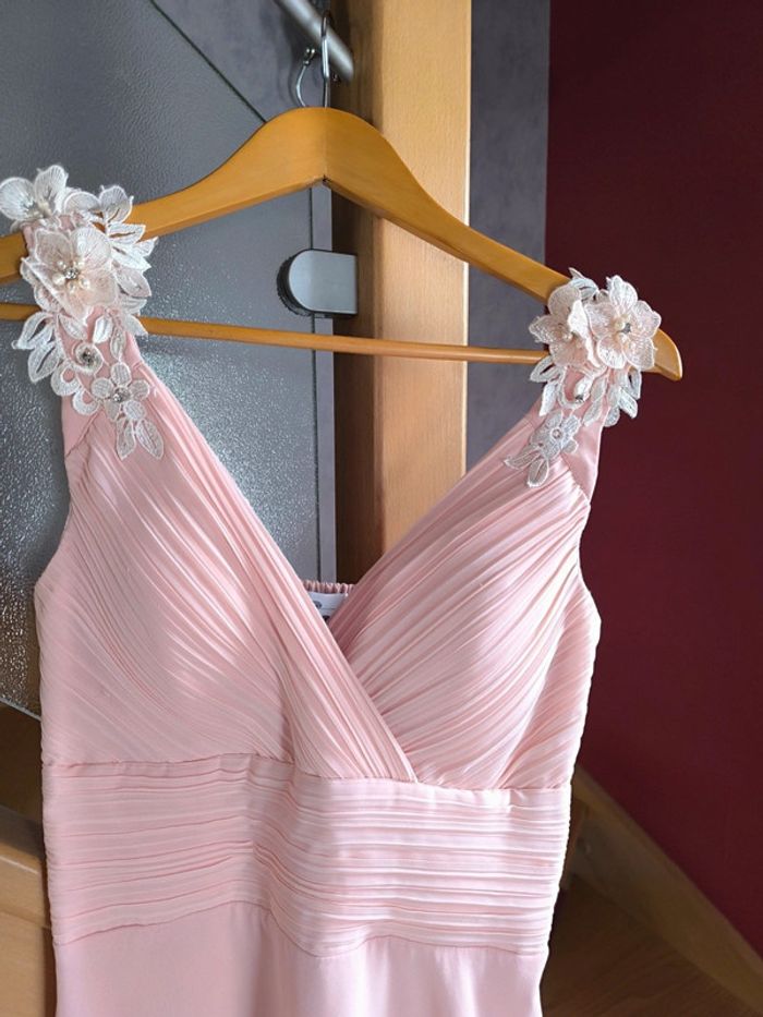 Très belle robe de cérémonie taille 38- 40 en très bon état - photo numéro 2