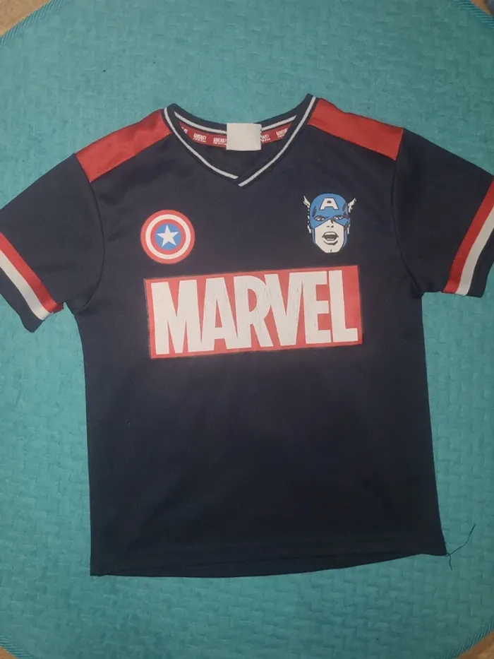 Tee shirt marvel 6/7 ans