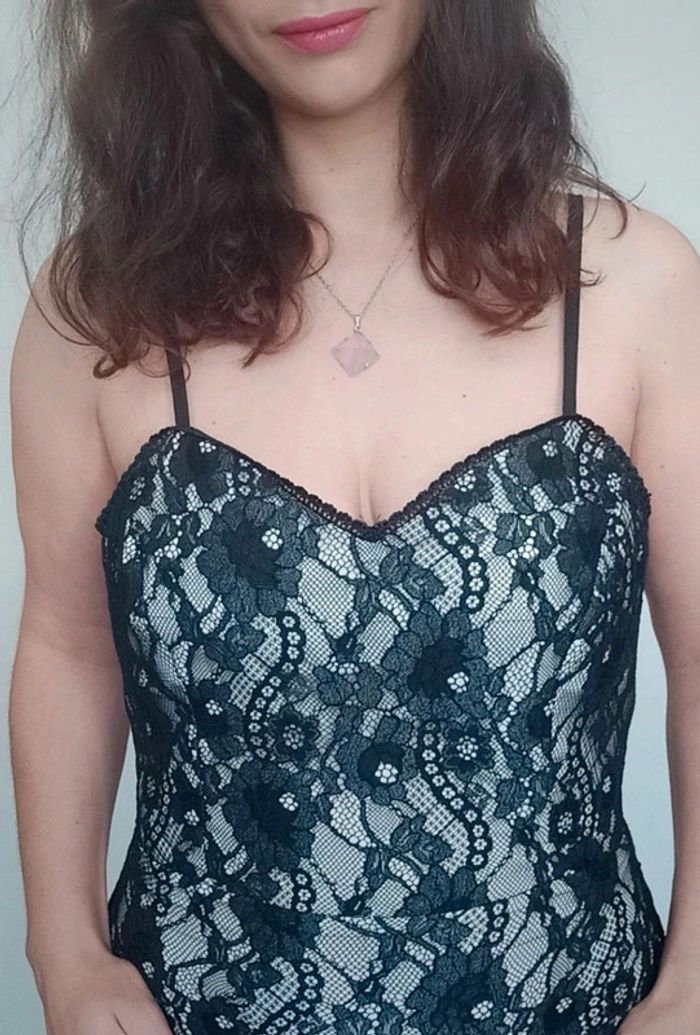 Robe de soirée dentelle taille 42 - photo numéro 3