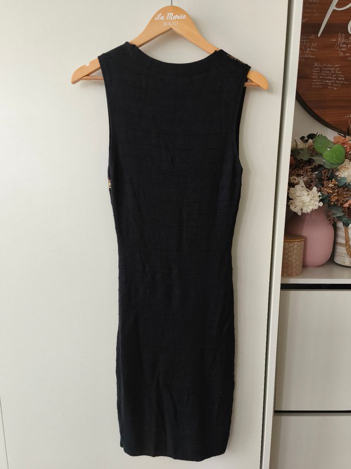 Robe noire et dorée - photo numéro 3