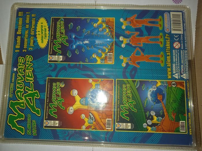 BD + 1 Figurine +1 surprise - photo numéro 2