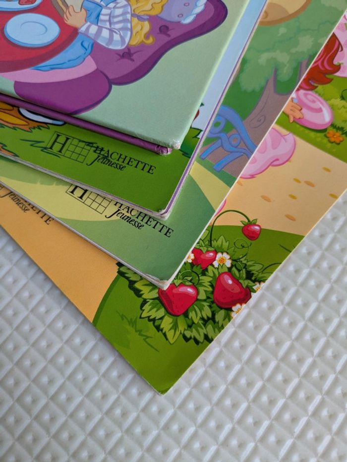 Lot 4 livres Charlotte aux fraises - photo numéro 3