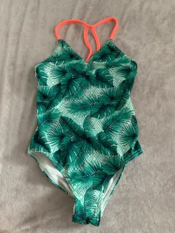 Maillot de bain tropical fille motif feuilles vertes