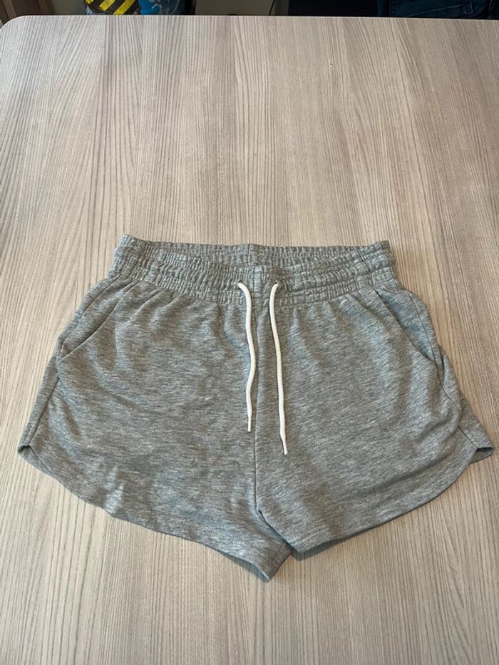 Short gris