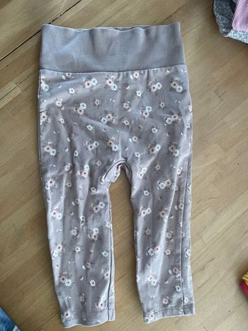 Pantalon legging motif fleuris c&a 9-12 mois