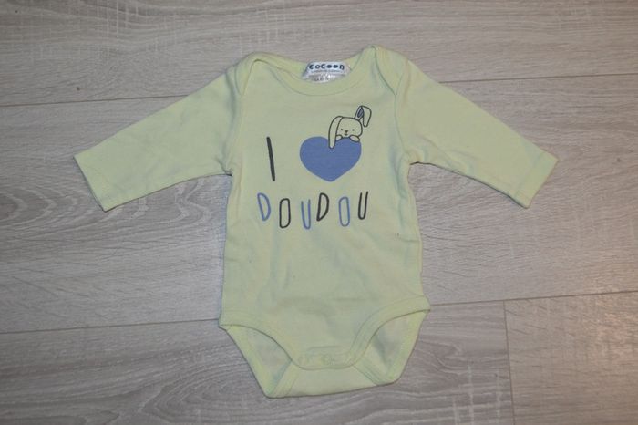 Body vert j'aime mon doudou 1 mois