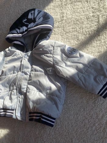 Manteau ( Hugo boss ) 12 mois 74 cm en  parfait etat 