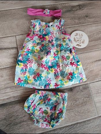 Magnifique ensemble avec bloomer fleuri sergent major 🤟