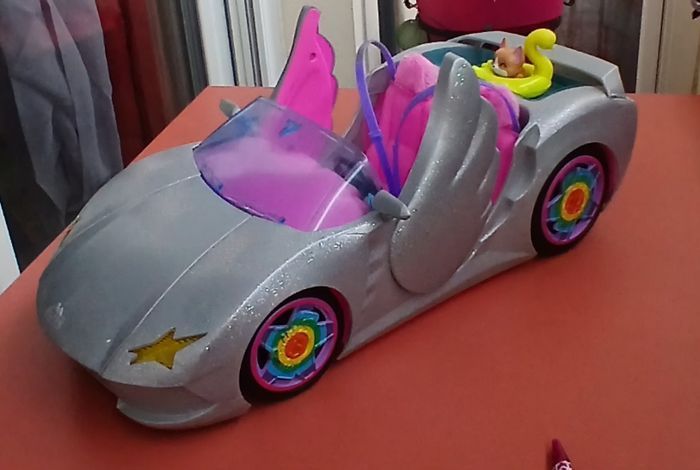 Voiture barbie extra