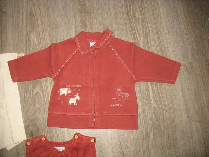 ENSEMBLE 3 PIÈCES BÉBÉ GARÇON : GILET + PULL + TEE SHIRT MC "KIABI BABY" - 6 MOIS - n°04 - photo numéro 2