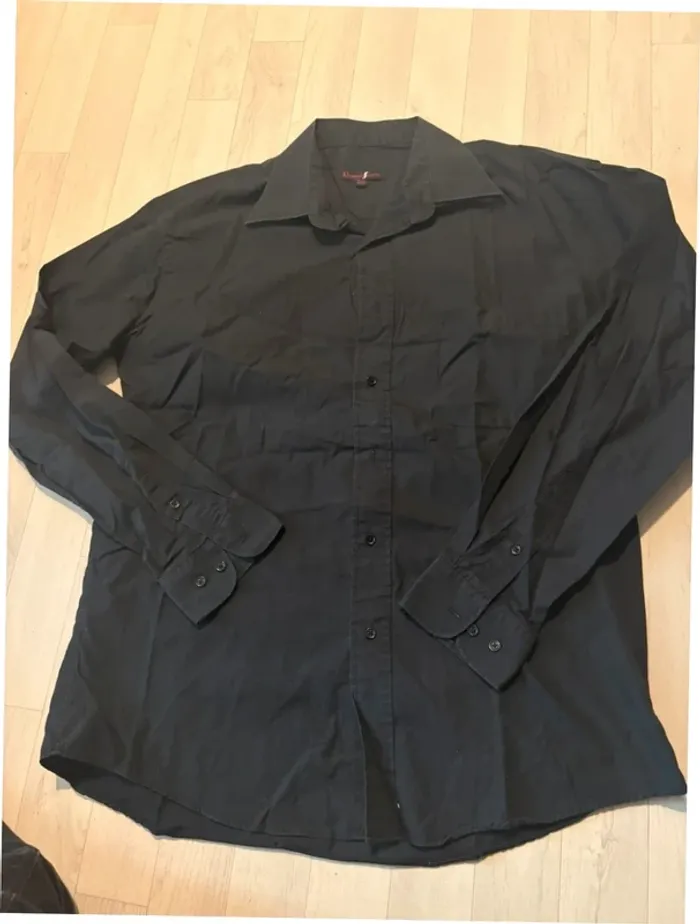 Chemise noire umberto signore 41/42 manches longues très bon état