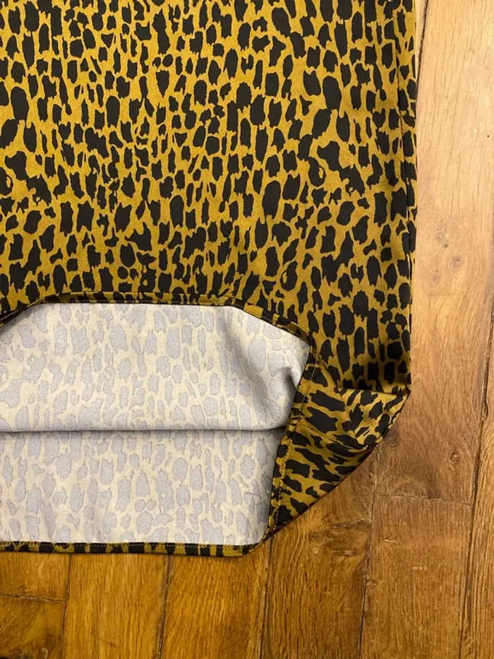 Jupe léopard satinée 🐆 - photo numéro 3