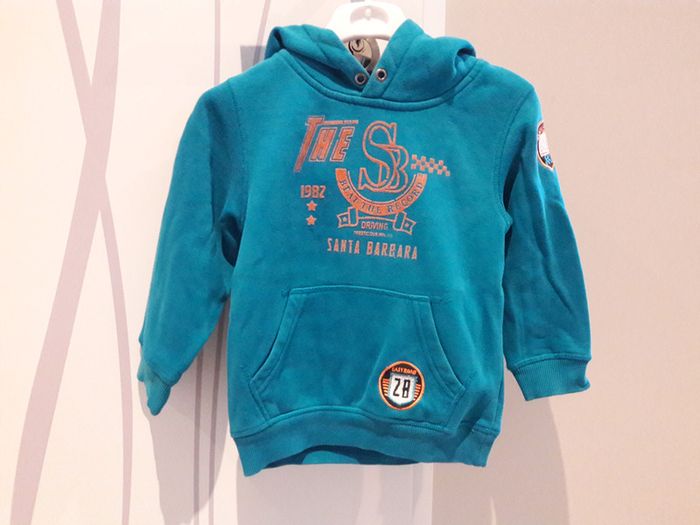 Sweet à capuche molletonné garçon 4ans