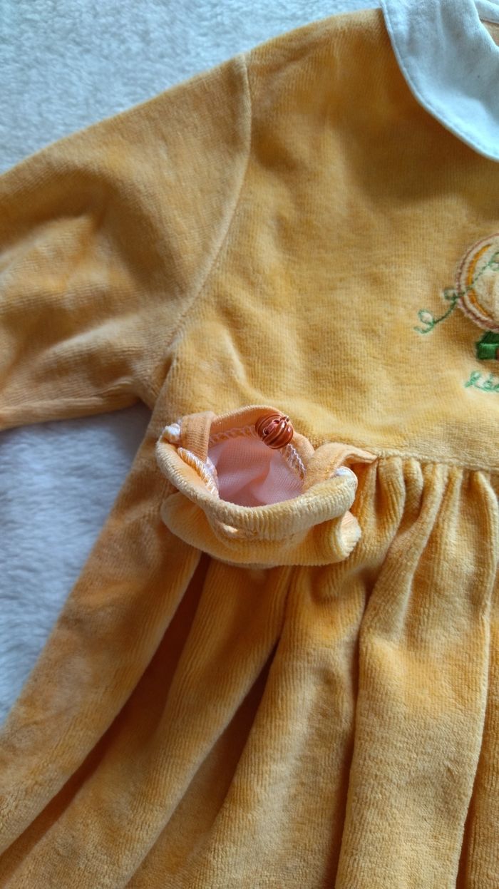 Robe en velours orange (je ne connais pas la marque), Taille 12 mois - photo numéro 7