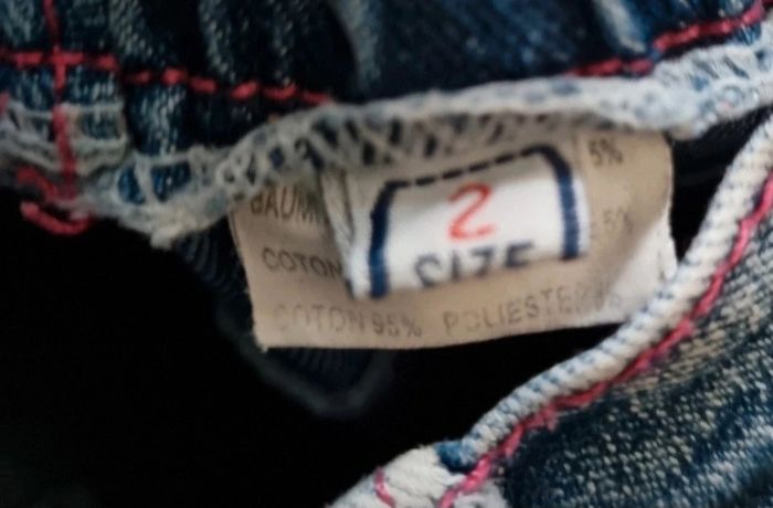 Jean effet délavé avec broderie 2ans - photo numéro 4