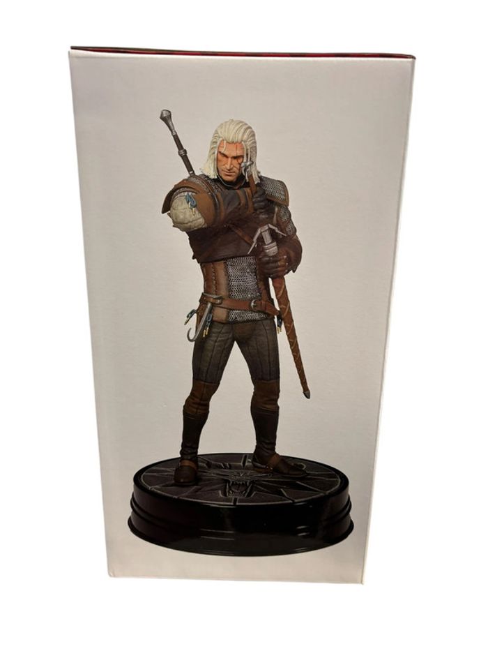 Figurine The Witcher Wild Hunt Geralt Hearts of Stone figure Dark Horse Deluxe neuf - photo numéro 3