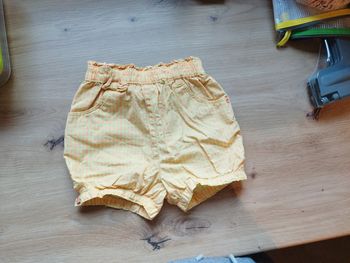 Short bouffant orchestra 18 mois jaune orange bon état