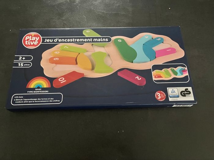 Jeu d’encastrement mains