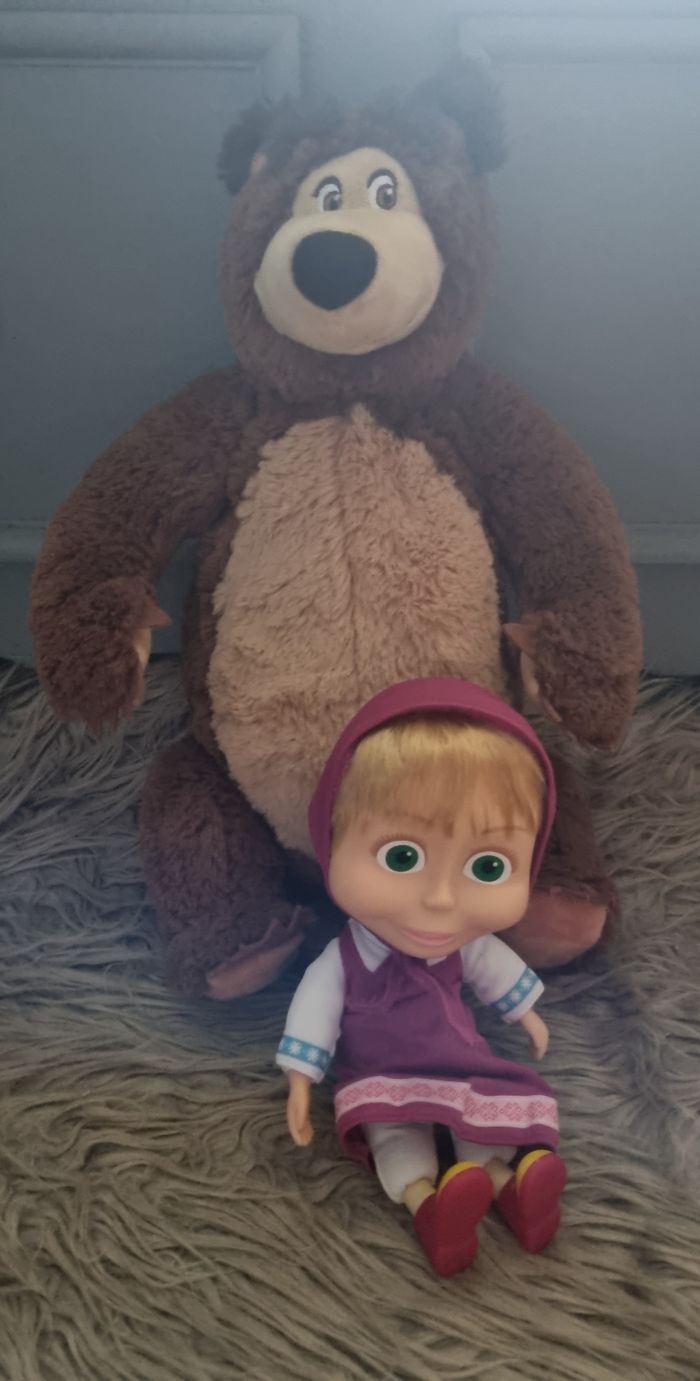 Poupée et peluche (Masha&Michka) comme neuf