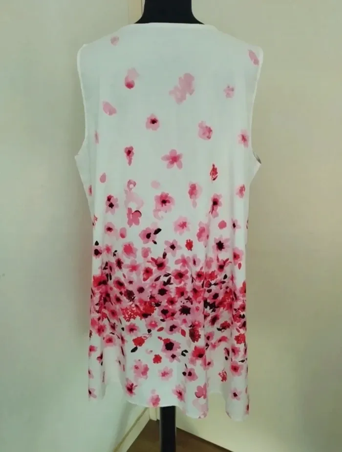 Jolie robe taille XXL - photo numéro 3