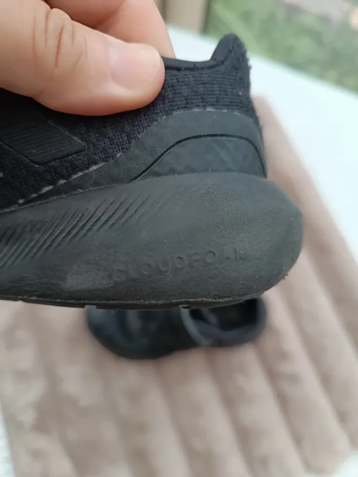 🔸 Baskets à Scratch Adidas Cloudfoam Enfant - Pointure 28🔸 - photo numéro 3