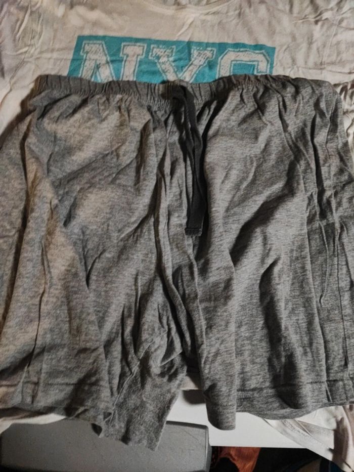 Pyjama minions taille M femme en excellent état - photo numéro 3