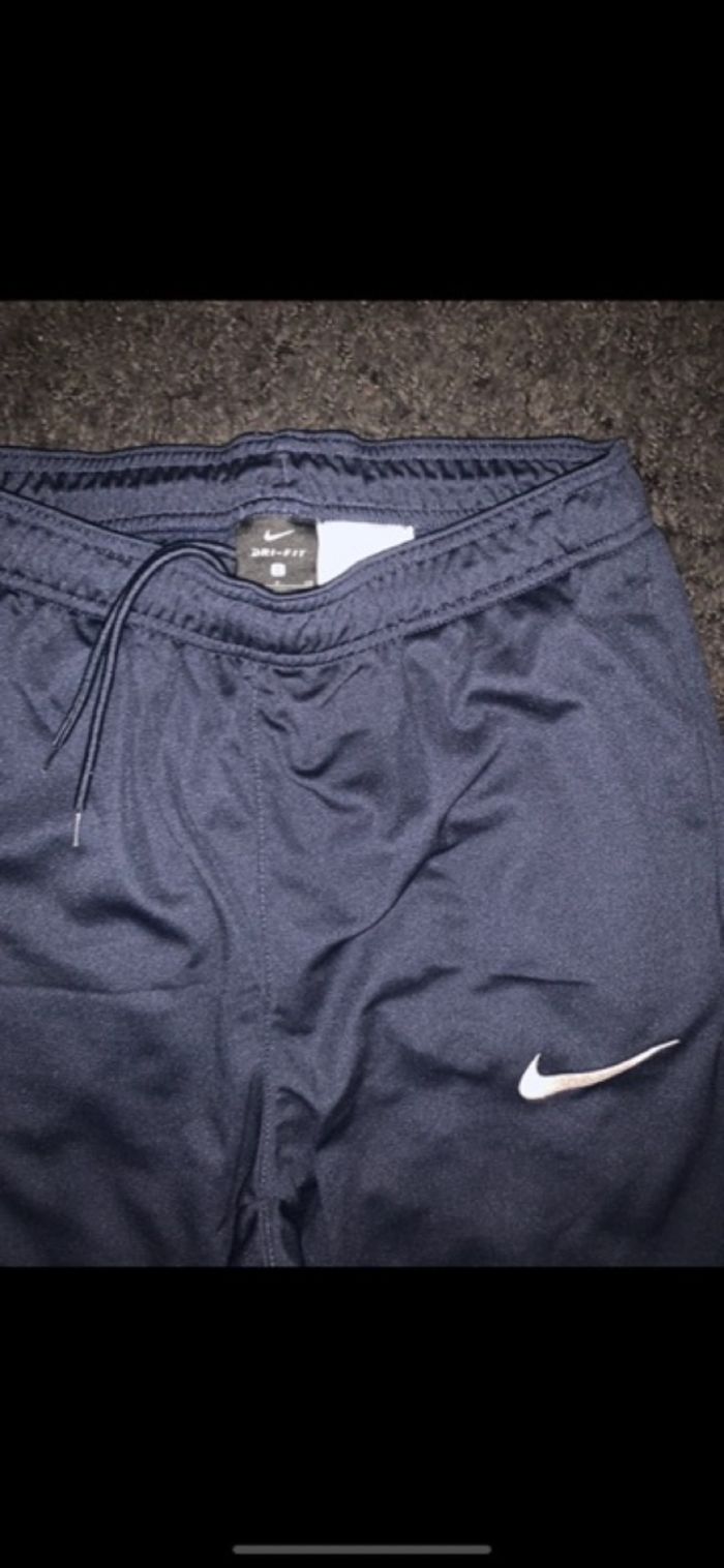 Ensemble nike neuf bleu marine pantalon et tee shirt mis à peine1fois - photo numéro 5