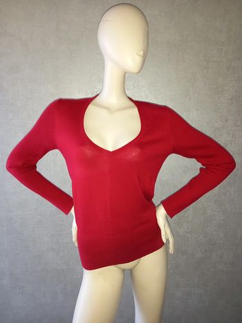pull rouge col V  tommy hilfiger denim taille 38/40
