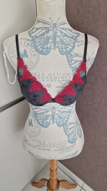 Soutien gorge Passionata 85 C neuf avec étiquette