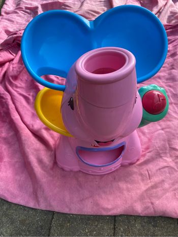 Éléphant lanceur de balle  playskool