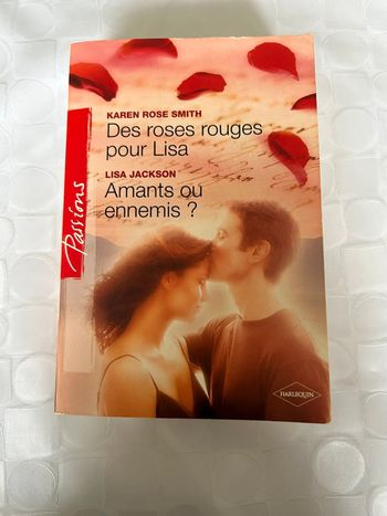Livre des roses rouges pour Lisa / amant ou ennemi
