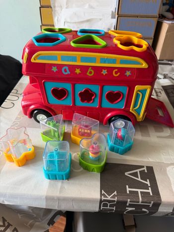 Bus encastrement de forme