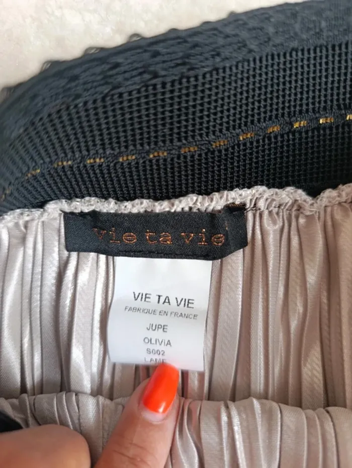 Jupe plissée Vie ta vie beige dorée taille élastique noir made in France modèle Olivia - photo numéro 8