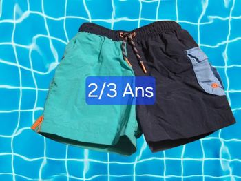 Short de bain bicolore. 2/3 ans. Tape à l'œil