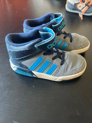 Chaussures adidas montante 25