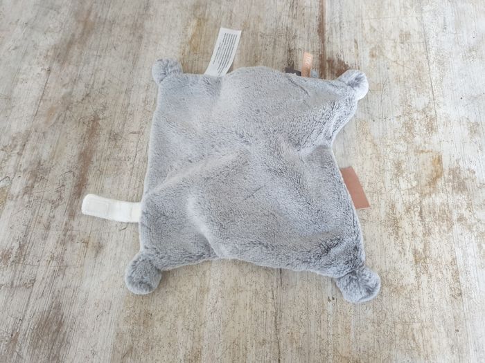Doudou tao mouton blanc gris tape à l'œil - photo numéro 2
