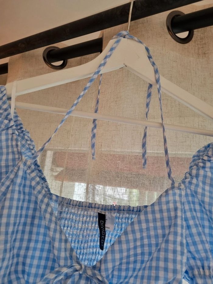 Robe courte ouverte sur le côté - photo numéro 7