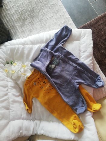 Lot 2 pyjamas