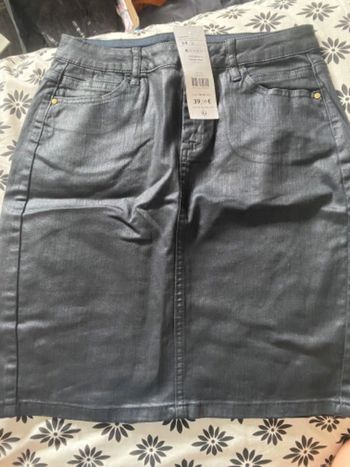 Jupe effet enduit neuf cache cache t 34