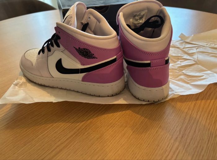 Air Jordan – Violet/Mauve & Noir – Très bon état + boîte - photo numéro 2