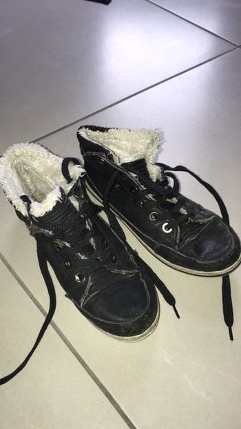 Basket noir fourrée 33