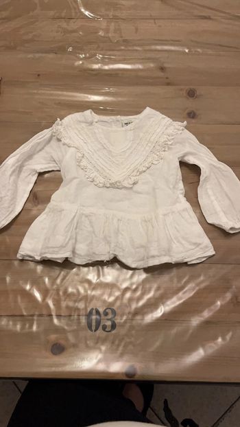 Blouse tape à l’œil blanche 18 mois