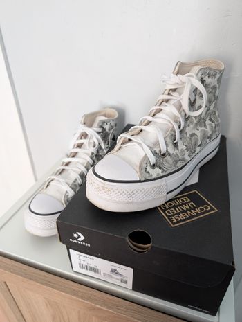 Converse à plateforme édition limitée Vintage leather black flowers T37,5