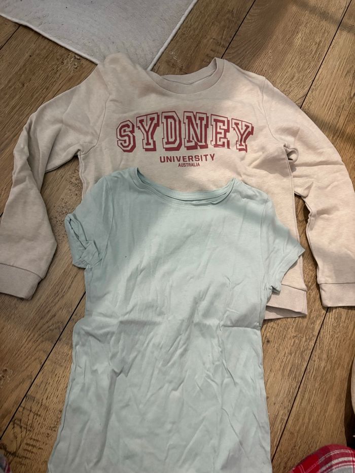 Sweat + t-shirt 8 ans