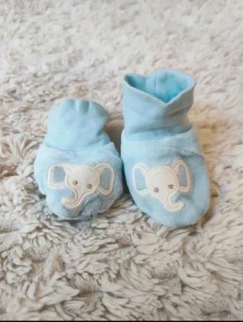 Chaussons bébé neuf