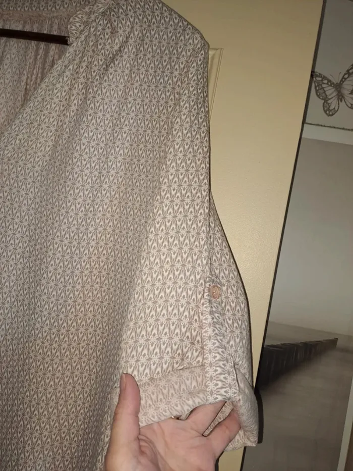 Jolie blouse femme fluide comme neuve 40/42 sans étiquette beige - photo numéro 3