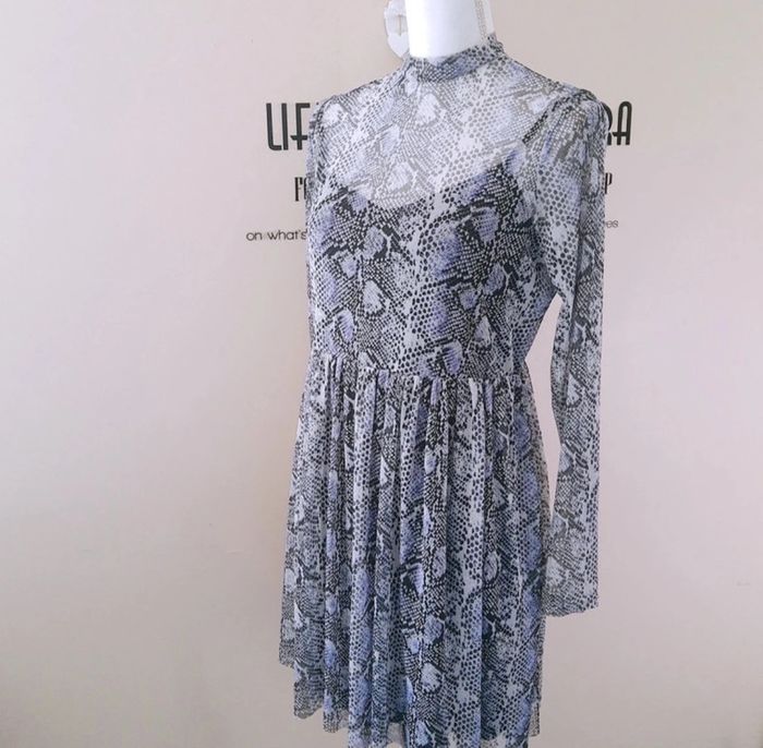 Robe en voile imprimée chic bleu taille XL comme neuve - photo numéro 2